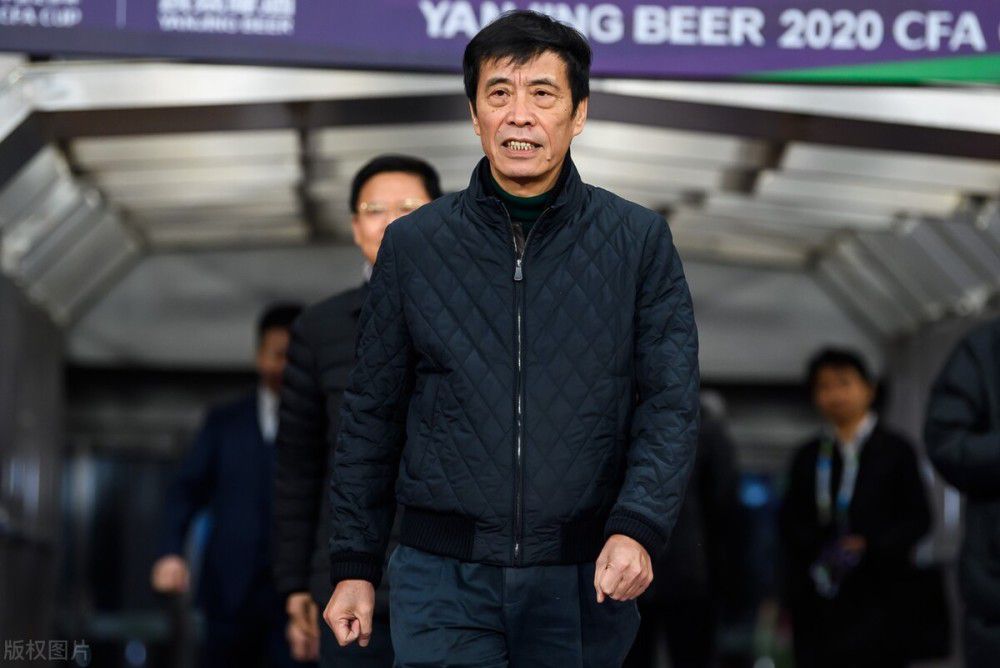 但是各方都希望能完成续约，尤文图斯可能效仿拉比奥特的方式，与小基耶萨以现有年薪（500万欧元）续签1年合同。